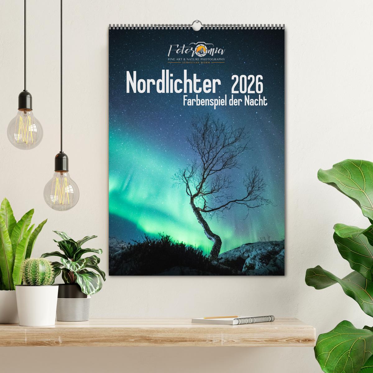Beispielinhalt (Bild) Nordlichter - Farbenspiel der Nacht (Wandkalender 2026 DIN A2 hoch), CALVENDO Monatskalender