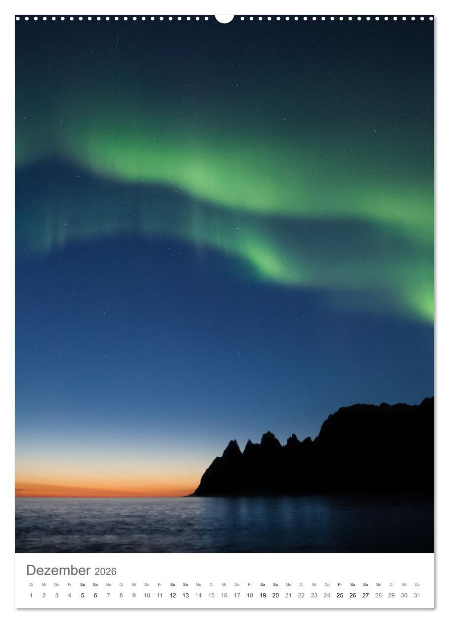 Beispielinhalt (Bild) Nordlichter - Farbenspiel der Nacht (Wandkalender 2026 DIN A2 hoch), CALVENDO Monatskalender