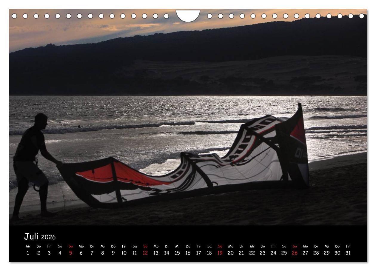 Beispielinhalt (Bild) Kitesurfen - Faszination auf dem Wasser (Wandkalender 2026 DIN A4 quer), CALVENDO Monatskalender
