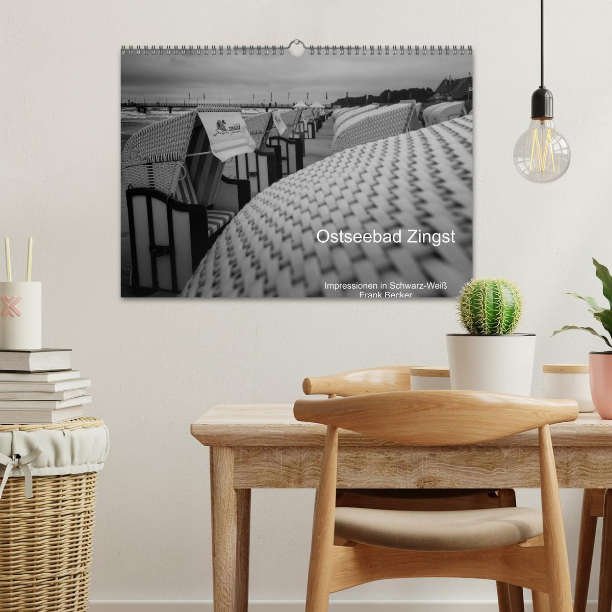 Beispielinhalt (Bild) Ostseebad Zingst - Impressionen in Schwarz-Weiß (Wandkalender 2026 DIN A3 quer), CALVENDO Monatskalender