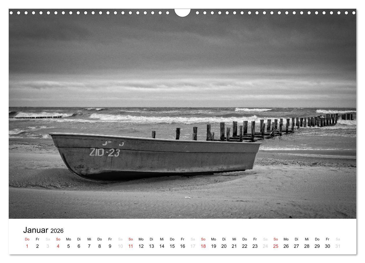 Beispielinhalt (Bild) Ostseebad Zingst - Impressionen in Schwarz-Weiß (Wandkalender 2026 DIN A3 quer), CALVENDO Monatskalender
