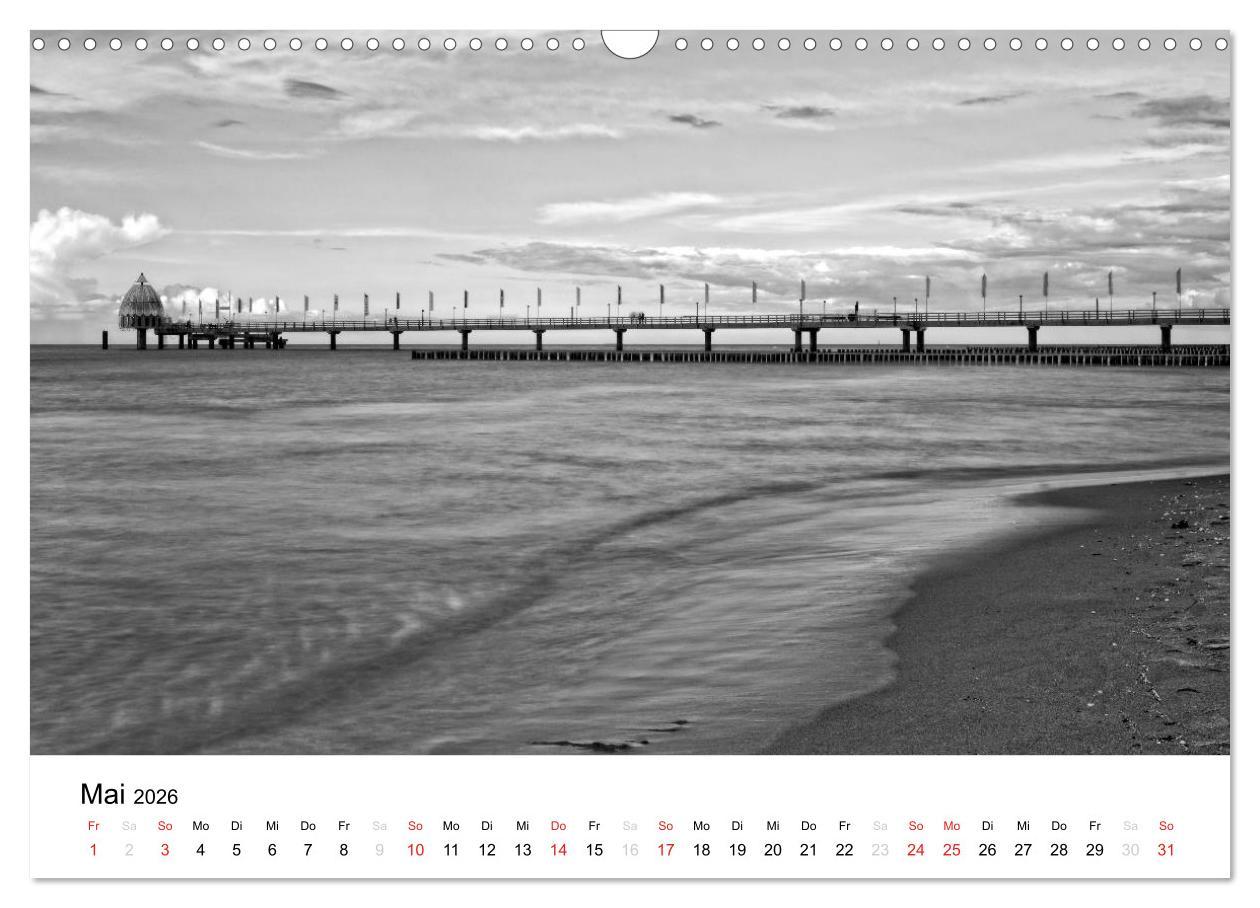 Beispielinhalt (Bild) Ostseebad Zingst - Impressionen in Schwarz-Weiß (Wandkalender 2026 DIN A3 quer), CALVENDO Monatskalender