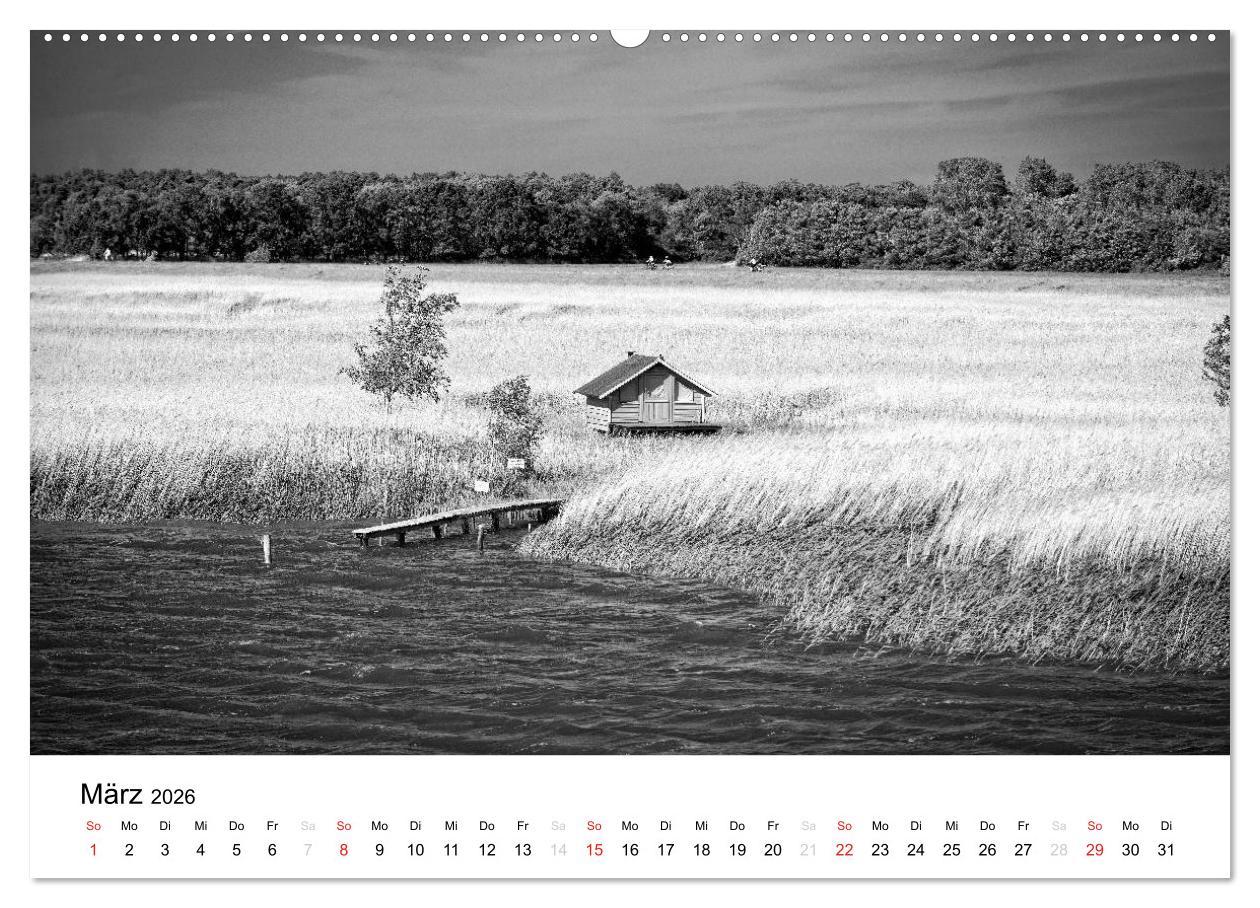 Beispielinhalt (Bild) Ostseebad Zingst - Impressionen in Schwarz-Weiß (Wandkalender 2026 DIN A2 quer), CALVENDO Monatskalender