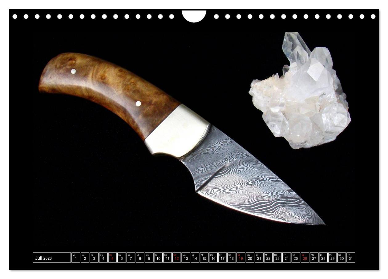 Beispielinhalt (Bild) Kunst in Stahl und Damast - M e s s e r (Wandkalender 2026 DIN A4 quer), CALVENDO Monatskalender