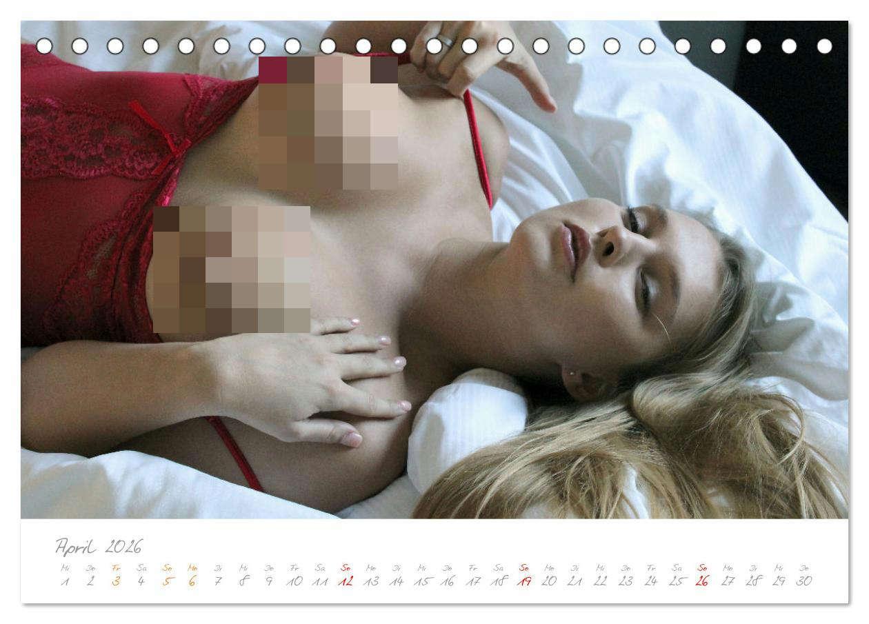 Beispielinhalt (Bild) Erotik Fotoart - Frauen sexy & elegant (Tischkalender 2026 DIN A5 quer), CALVENDO Monatskalender