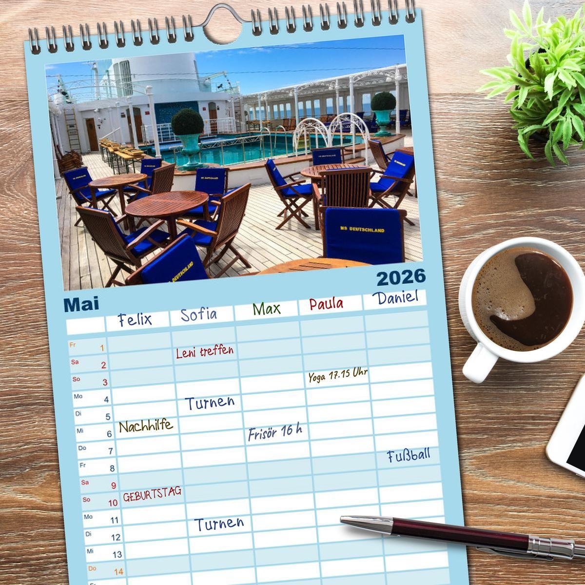 Beispielinhalt (Bild) Familienplaner 2026 - Kreuzfahrtpiraten mit 5 Spalten (Wandkalender, 21 x 45 cm) CALVENDO