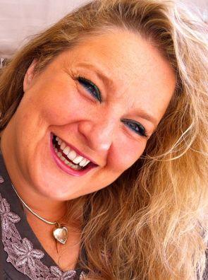 Autorenbild DIE PROPHEZEIUNGEN DES KRISTALLSCHÄDELS CORAZON DE LUZ: mit einem Aufruf an die Herrscher der Welt