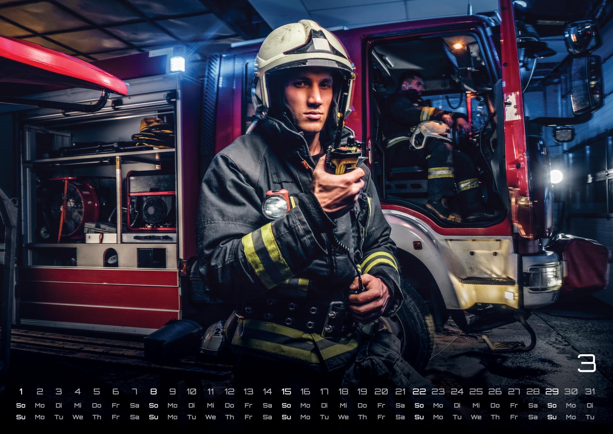 Beispielinhalt (Bild) FIREFIGHTER - Retter in der Not - Feuerwehr - 2026 - Kalender DIN A2