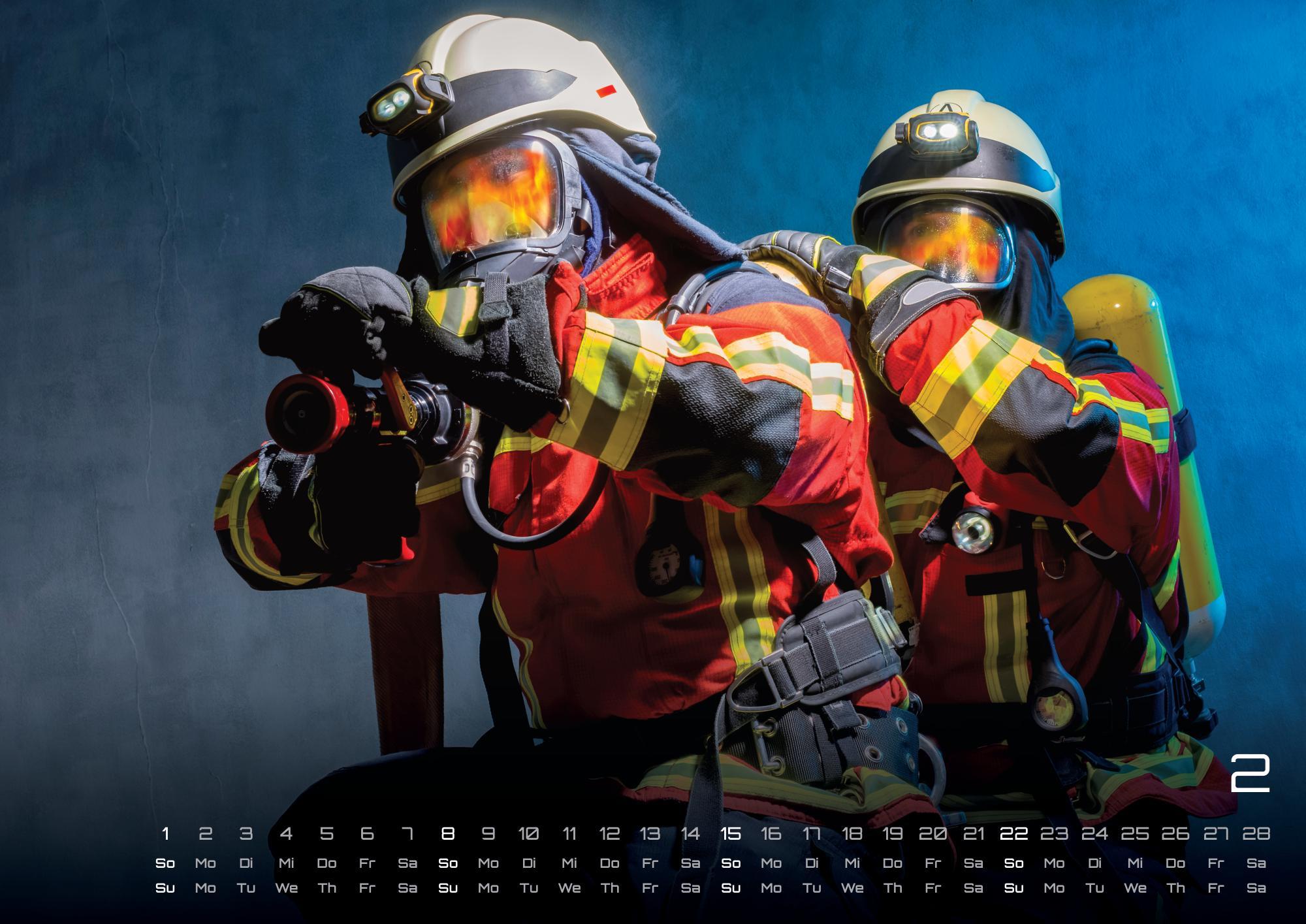 Beispielinhalt (Bild) FIREFIGHTER - Retter in der Not - Feuerwehr - 2026 - Kalender DIN A2