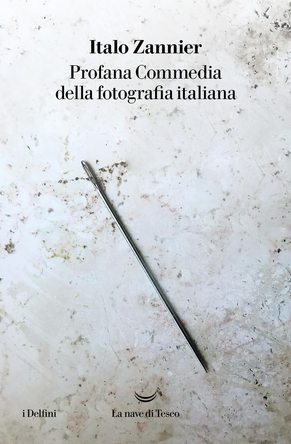 Vorderes Coverbild Profana Commedia della fotografia italiana