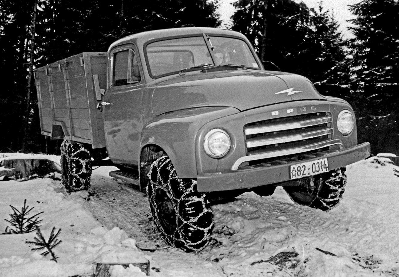 Beispielinhalt (Bild) Jahrbuch Opel 2026