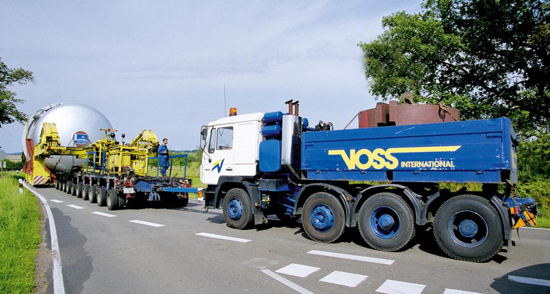 Beispielinhalt (Bild) Jahrbuch Schwertransporte 2026