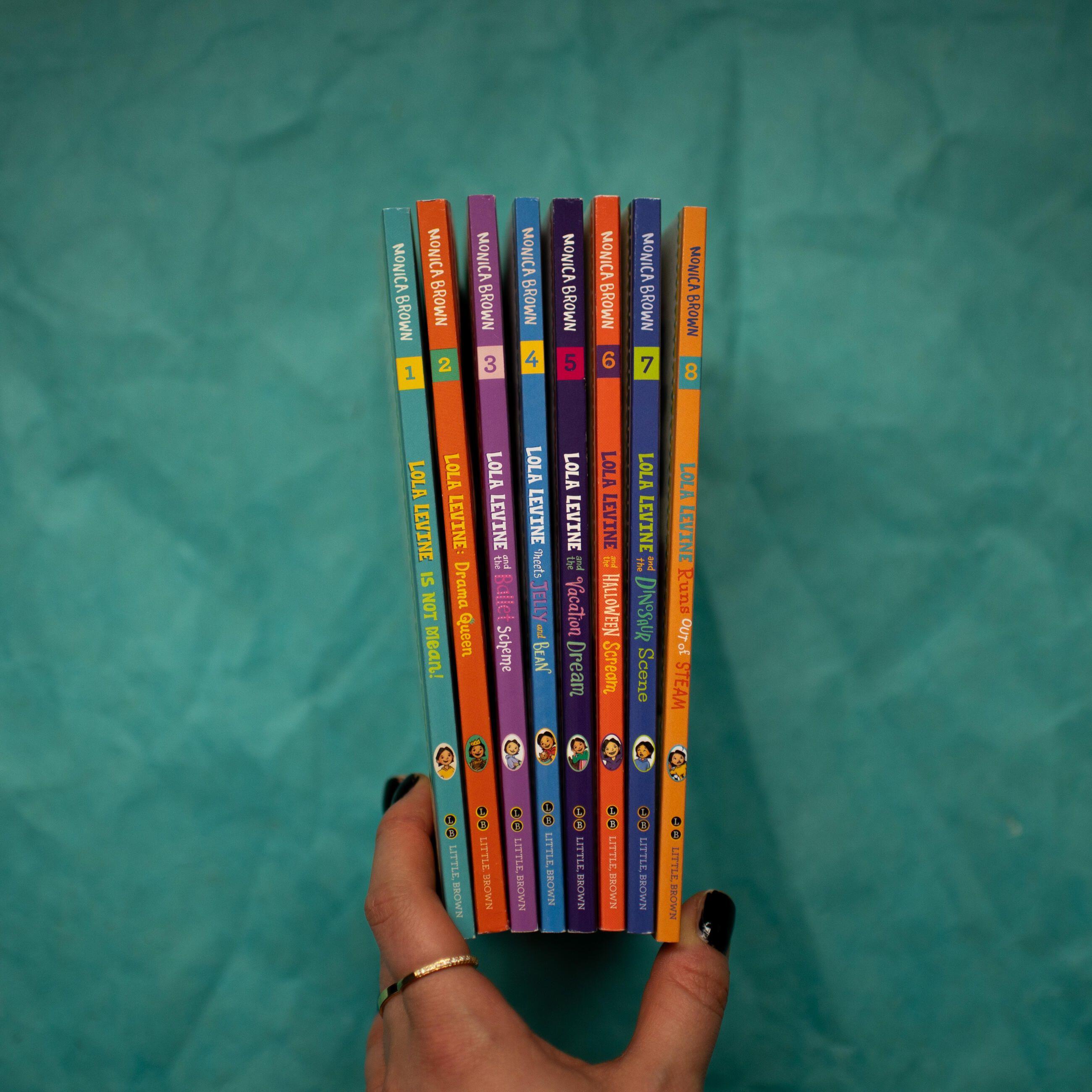 Beispielinhalt (Bild) Lola Levine and the Dinosaur Scene