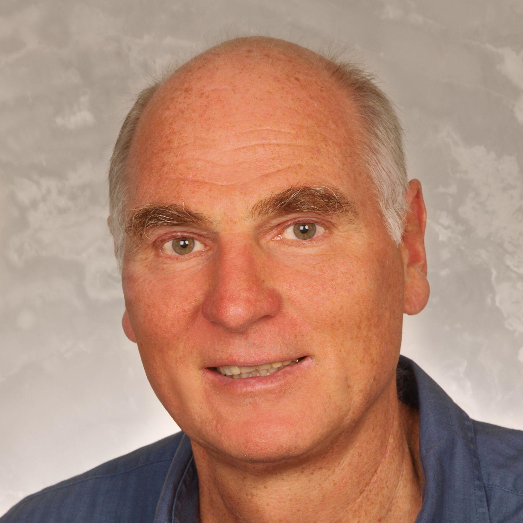 Autorenbild Am Fluss im Schatten des großen Baumes