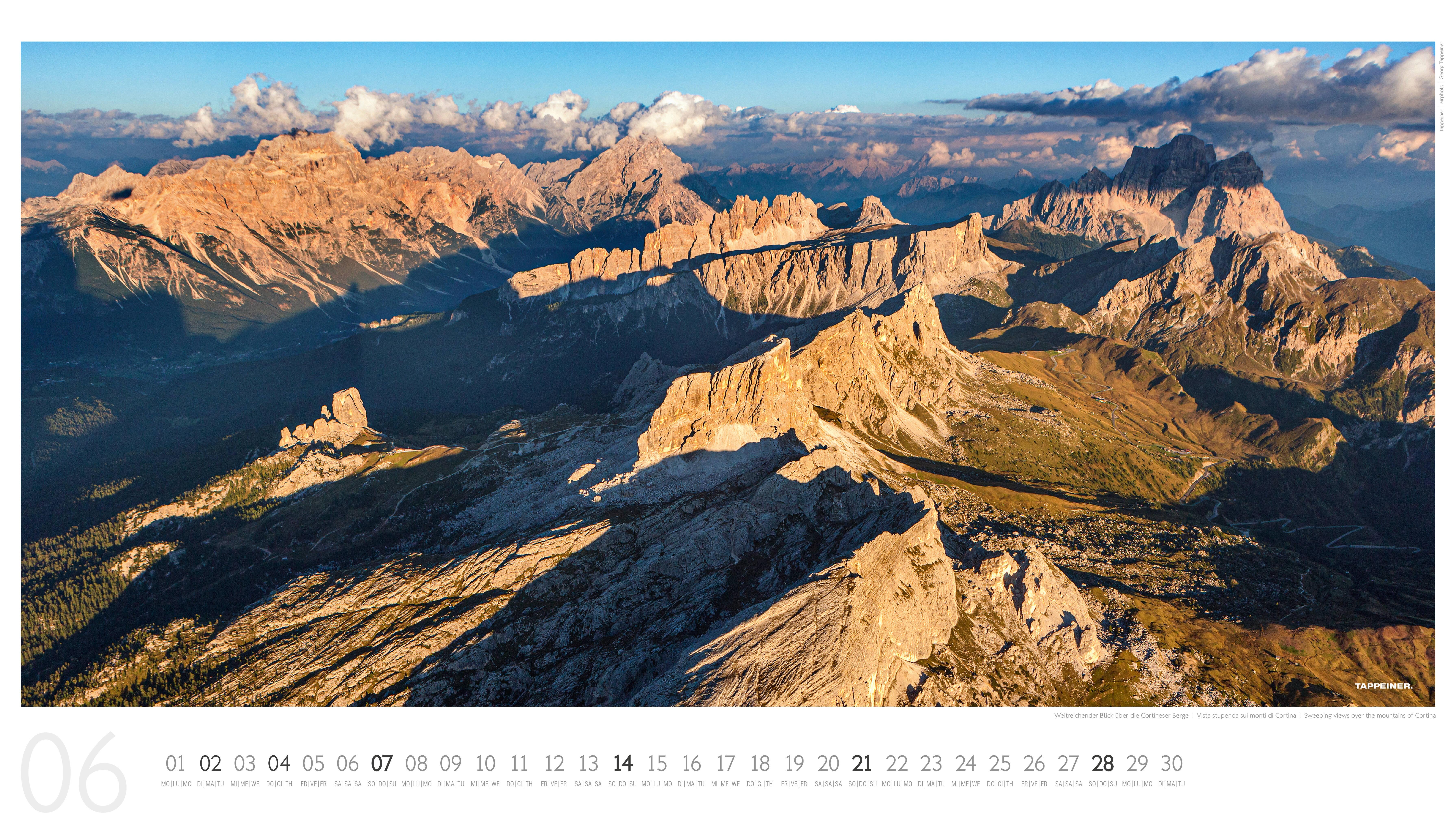 Beispielinhalt (Bild) Luftbildkalender Dolomiten 2026
