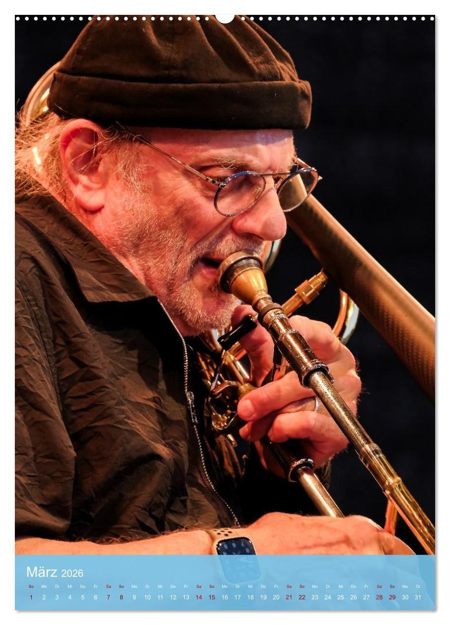 Beispielinhalt (Bild) Jazz - Zwischen den Tönen (hochwertiger Premium Wandkalender 2026 DIN A2 hoch), Kunstdruck in Hochglanz