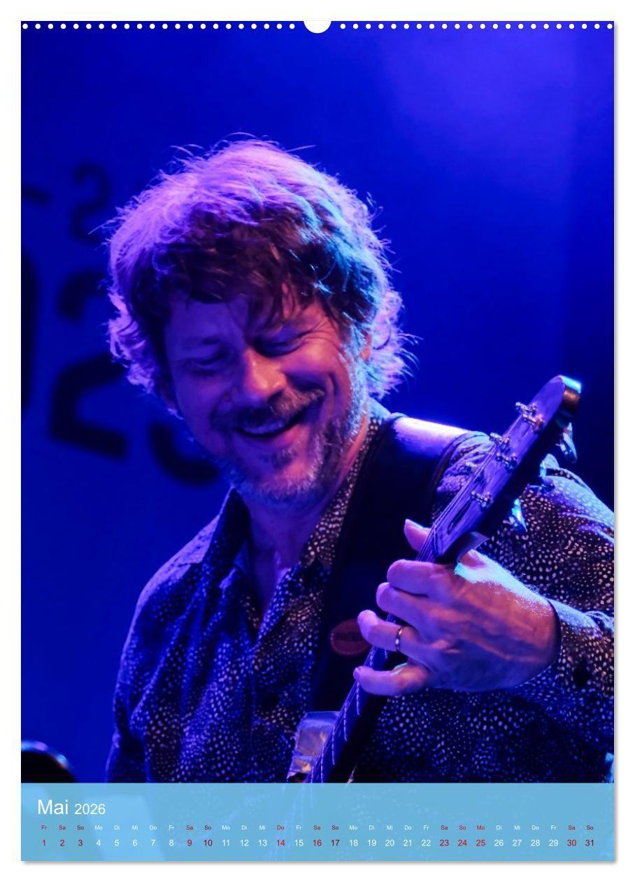 Beispielinhalt (Bild) Jazz - Zwischen den Tönen (hochwertiger Premium Wandkalender 2026 DIN A2 hoch), Kunstdruck in Hochglanz