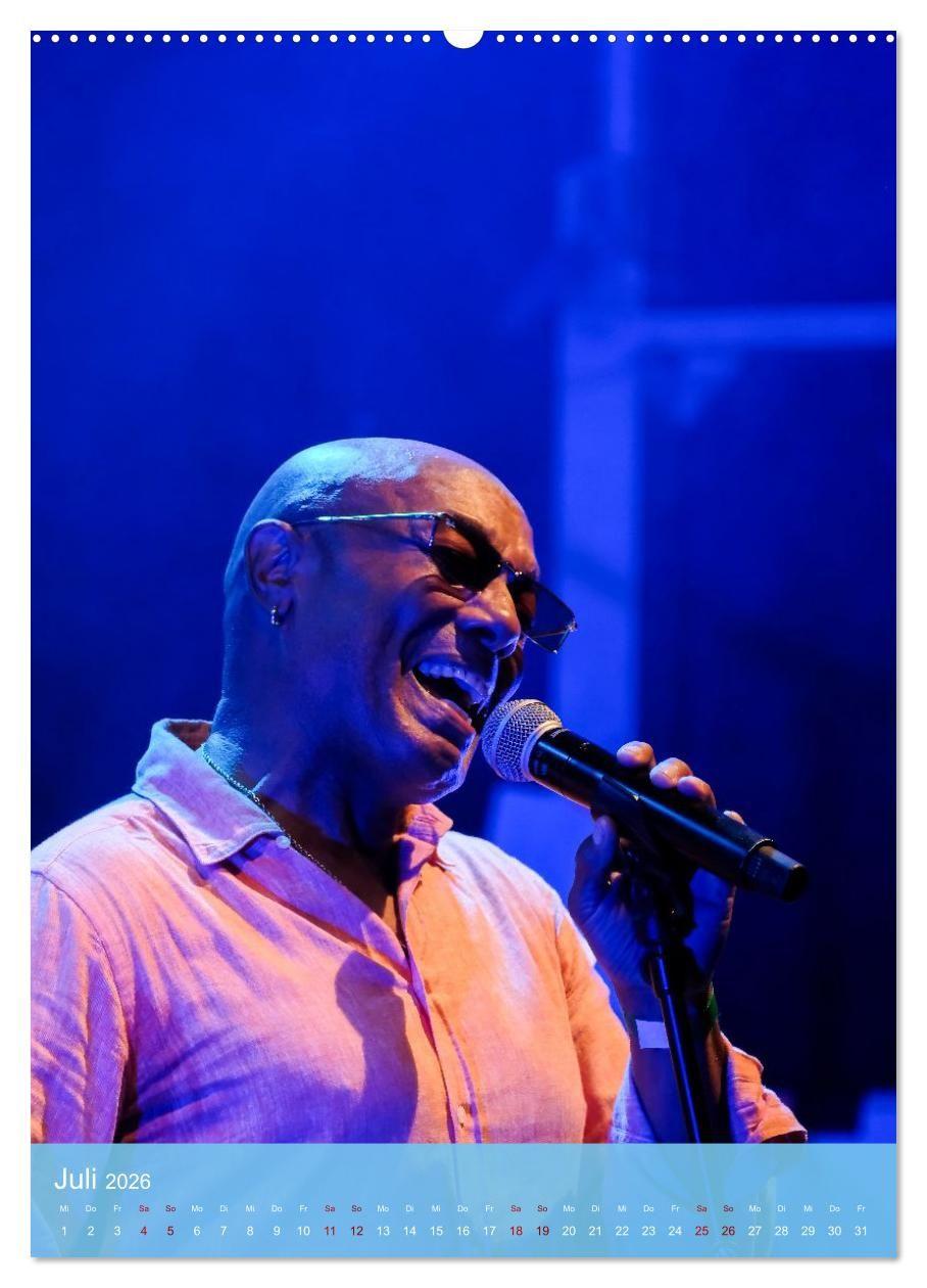 Beispielinhalt (Bild) Jazz - Zwischen den Tönen (hochwertiger Premium Wandkalender 2026 DIN A2 hoch), Kunstdruck in Hochglanz