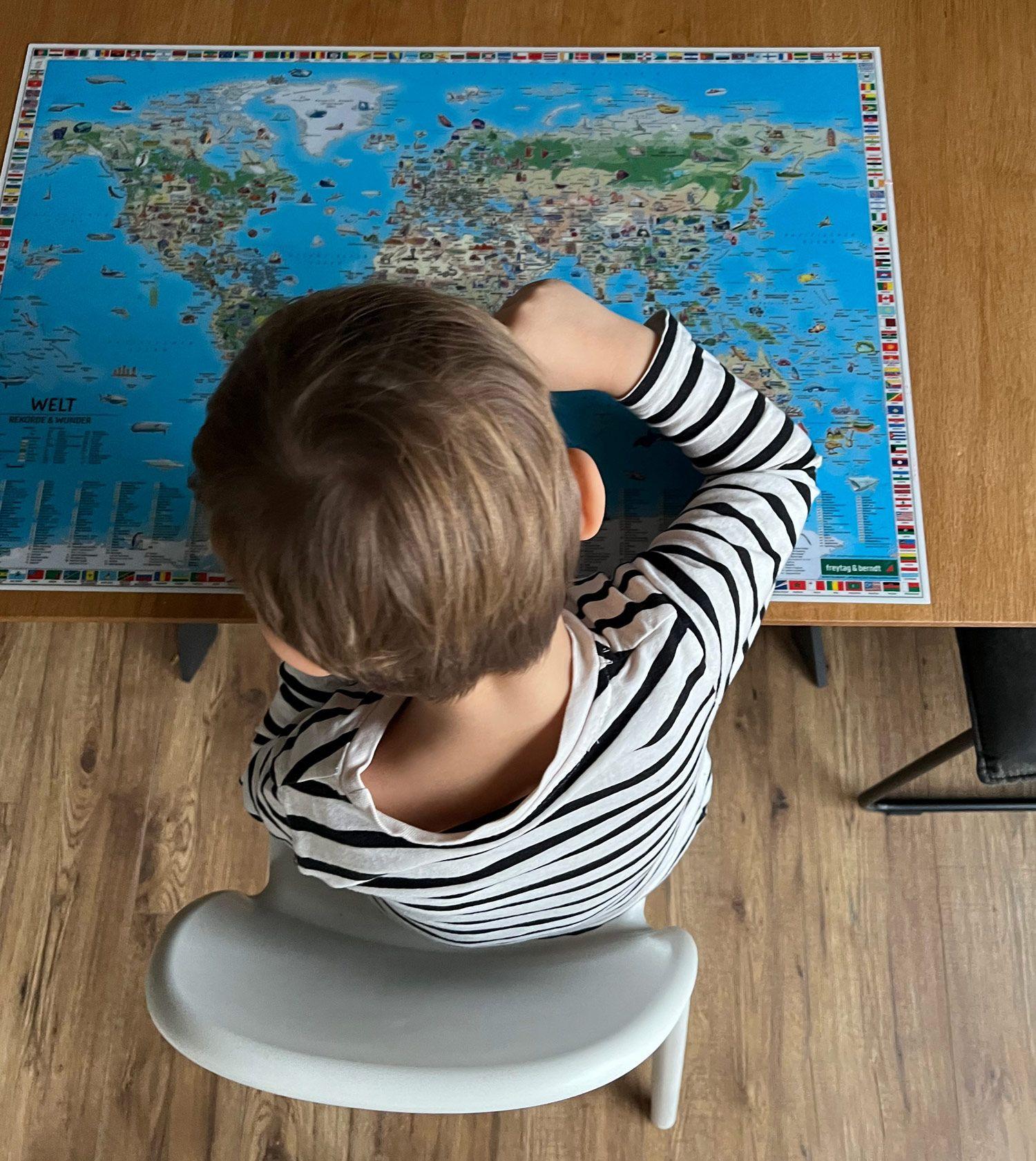 Beispielinhalt (Bild) Weltkarte für Kinder, Schreibtischunterlage, freytag & berndt