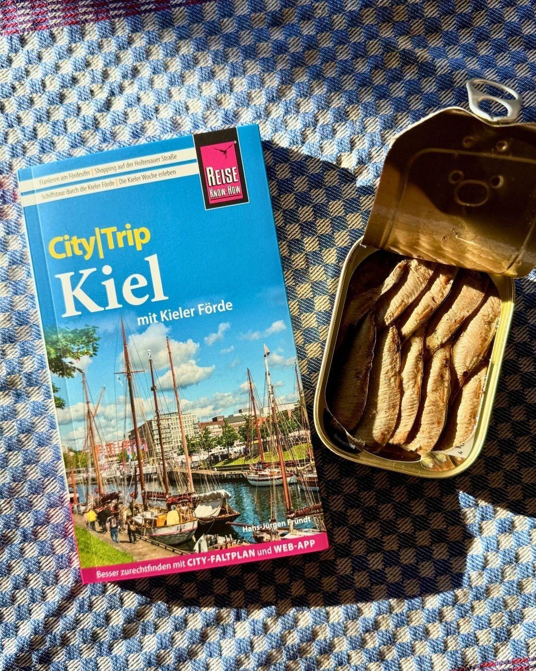 Beispielinhalt (Bild) Reise Know-How CityTrip Kiel mit Kieler Förde