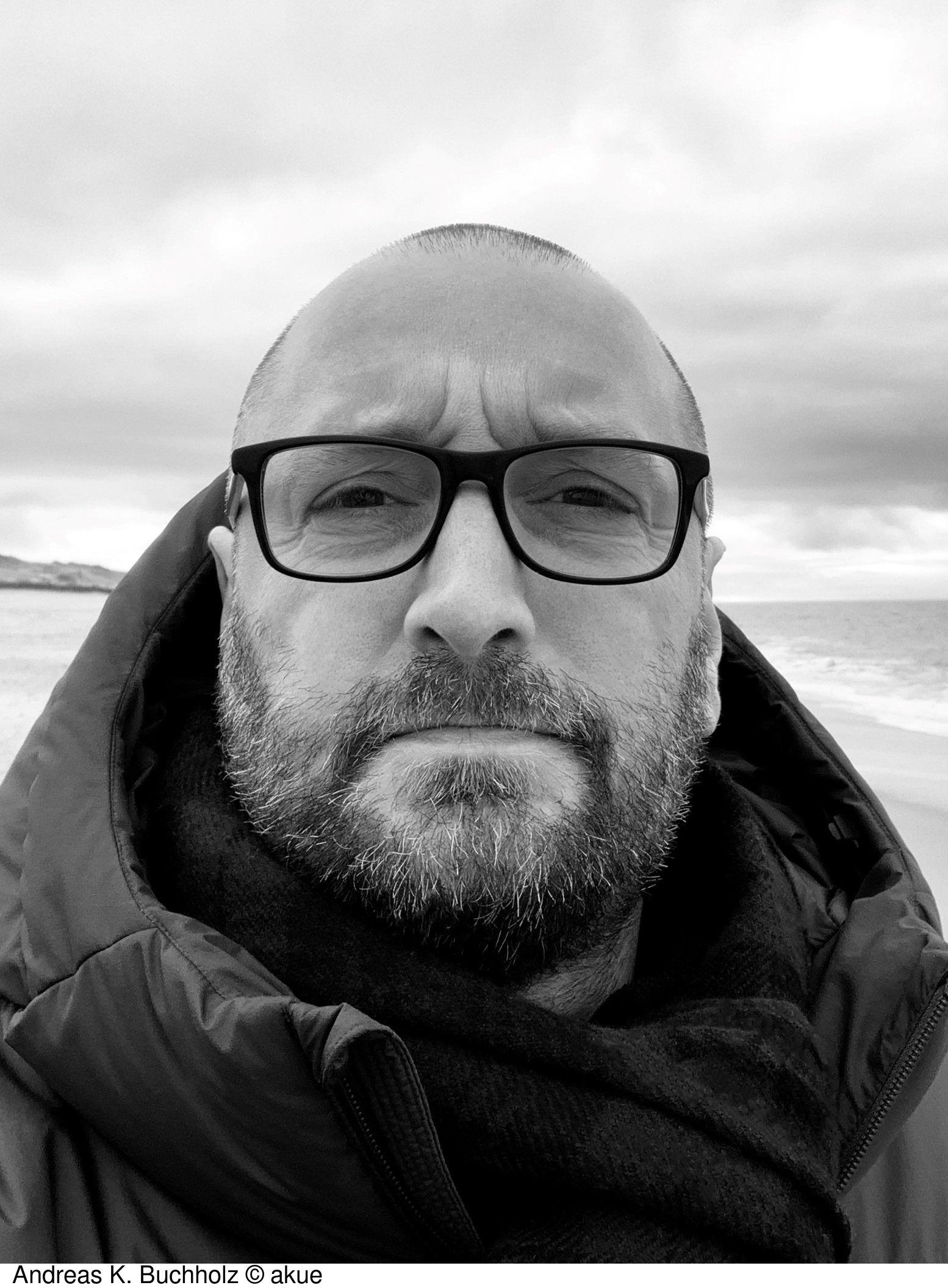 Autorenbild Morden ohne Sorgen - Mord im Mausoleum