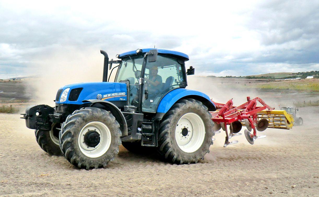 Beispielinhalt (Bild) Traktoren bei der Arbeit verständlich erklärt