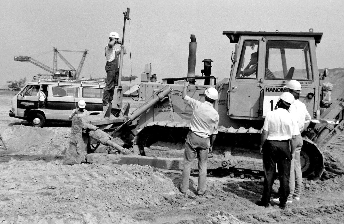 Beispielinhalt (Bild) Hanomag Baumaschinen - Die letzten Giganten