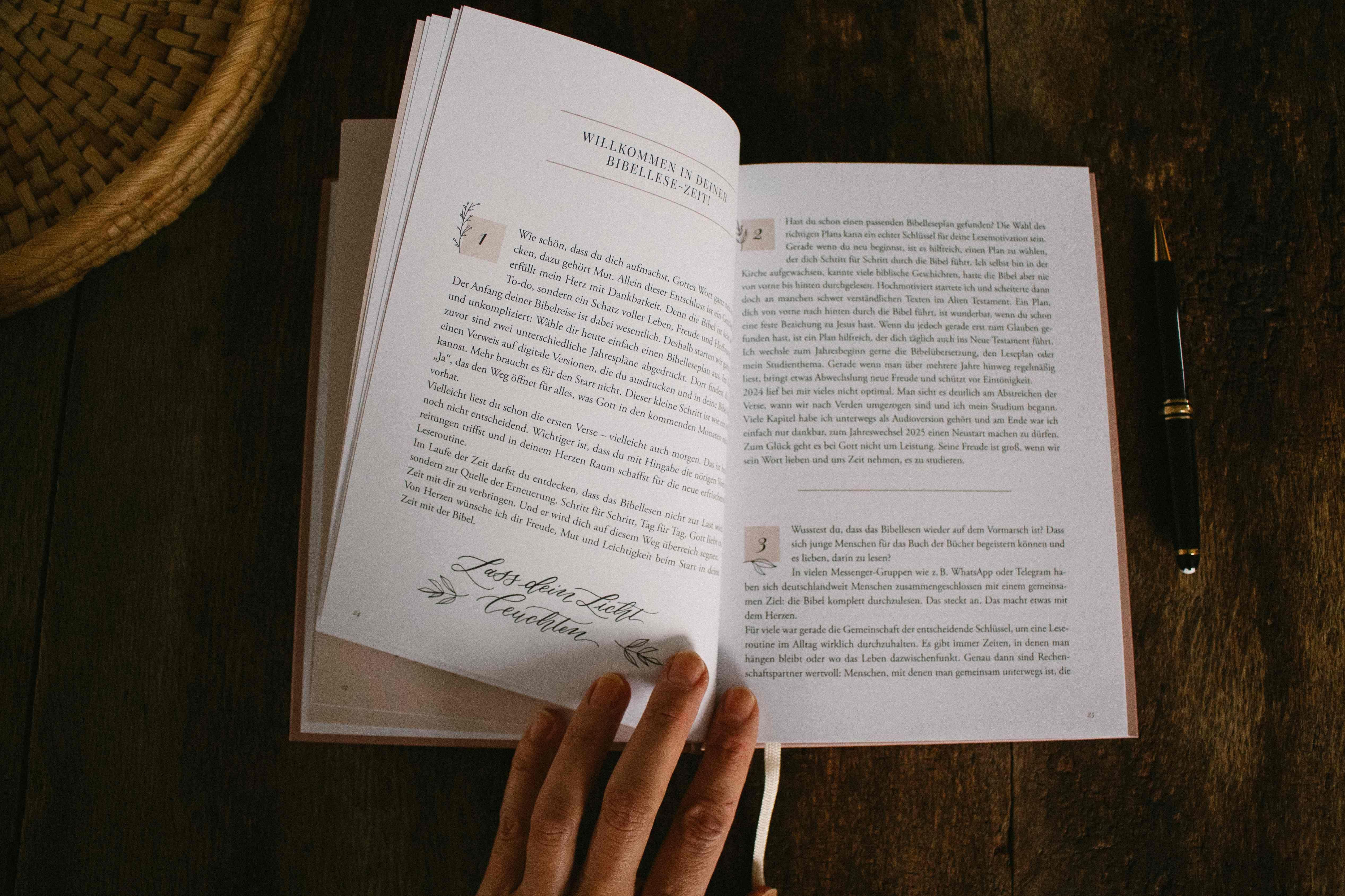 Beispielinhalt (Bild) Blühende Worte. Dein Bibellese-Journal