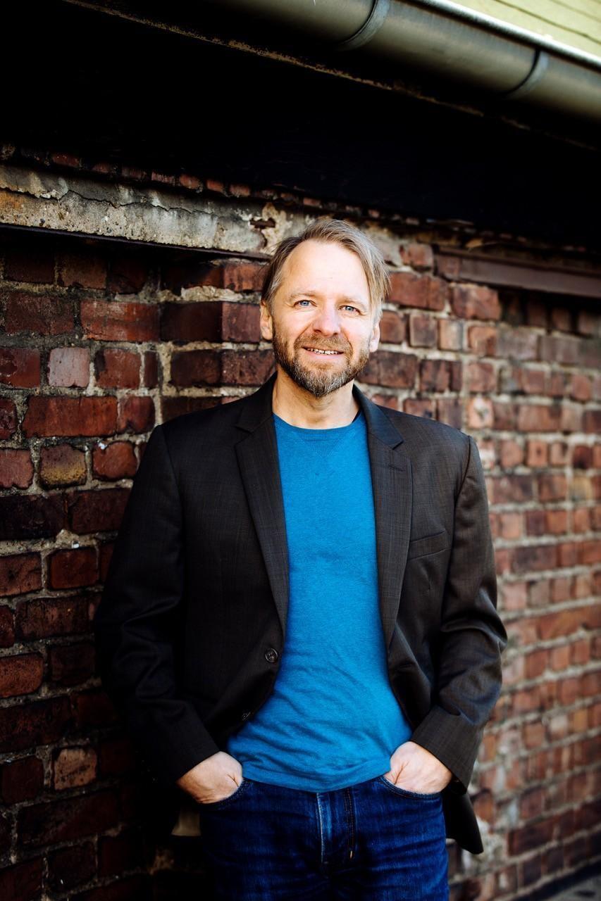 Autorenbild UZMO - Kreativ mit dem Stift