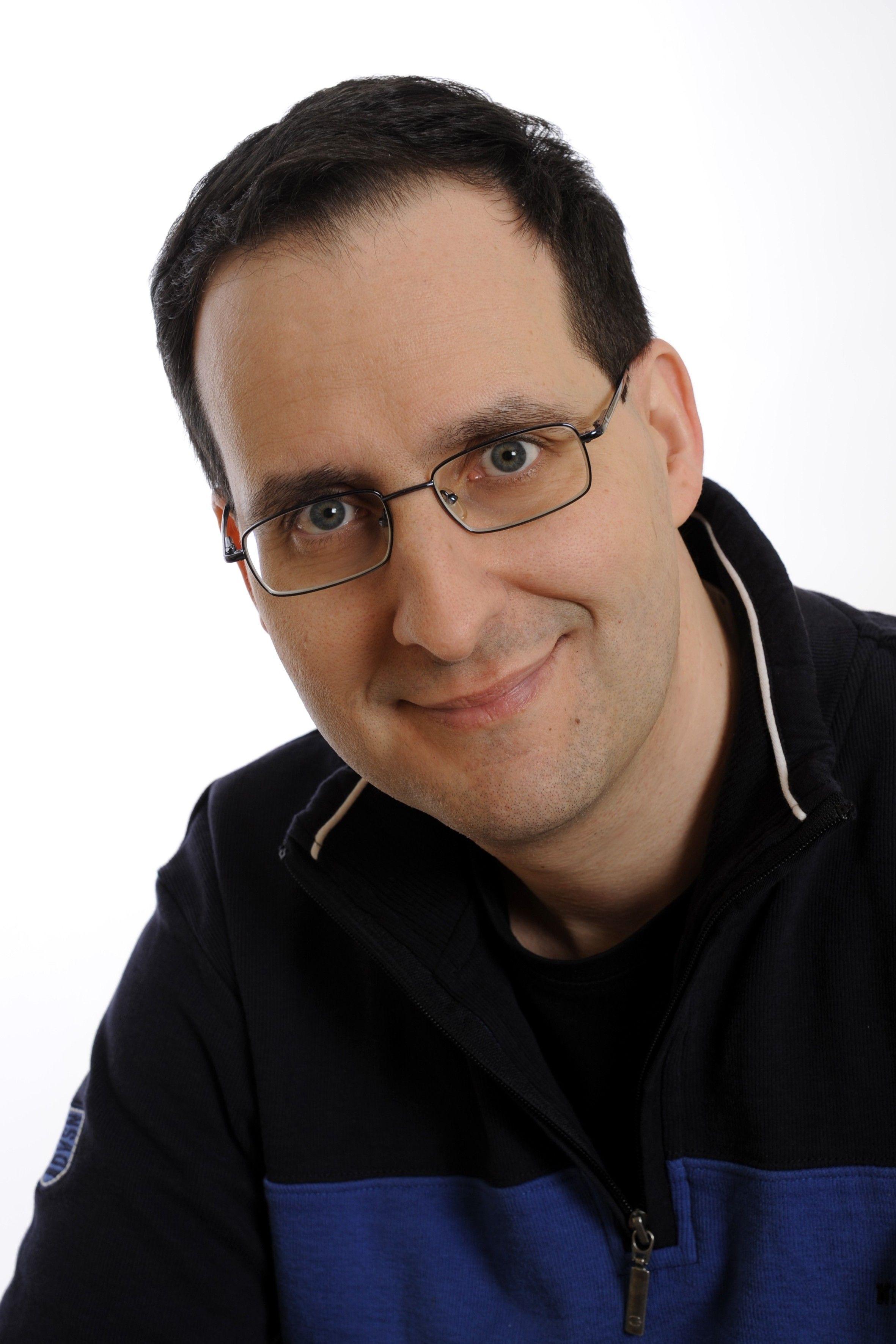 Autorenbild Mord in Knatterbrook - Cosy Crime Küstenkrimi - Ein humorvoller Regionalkrimi aus Norddeutschland