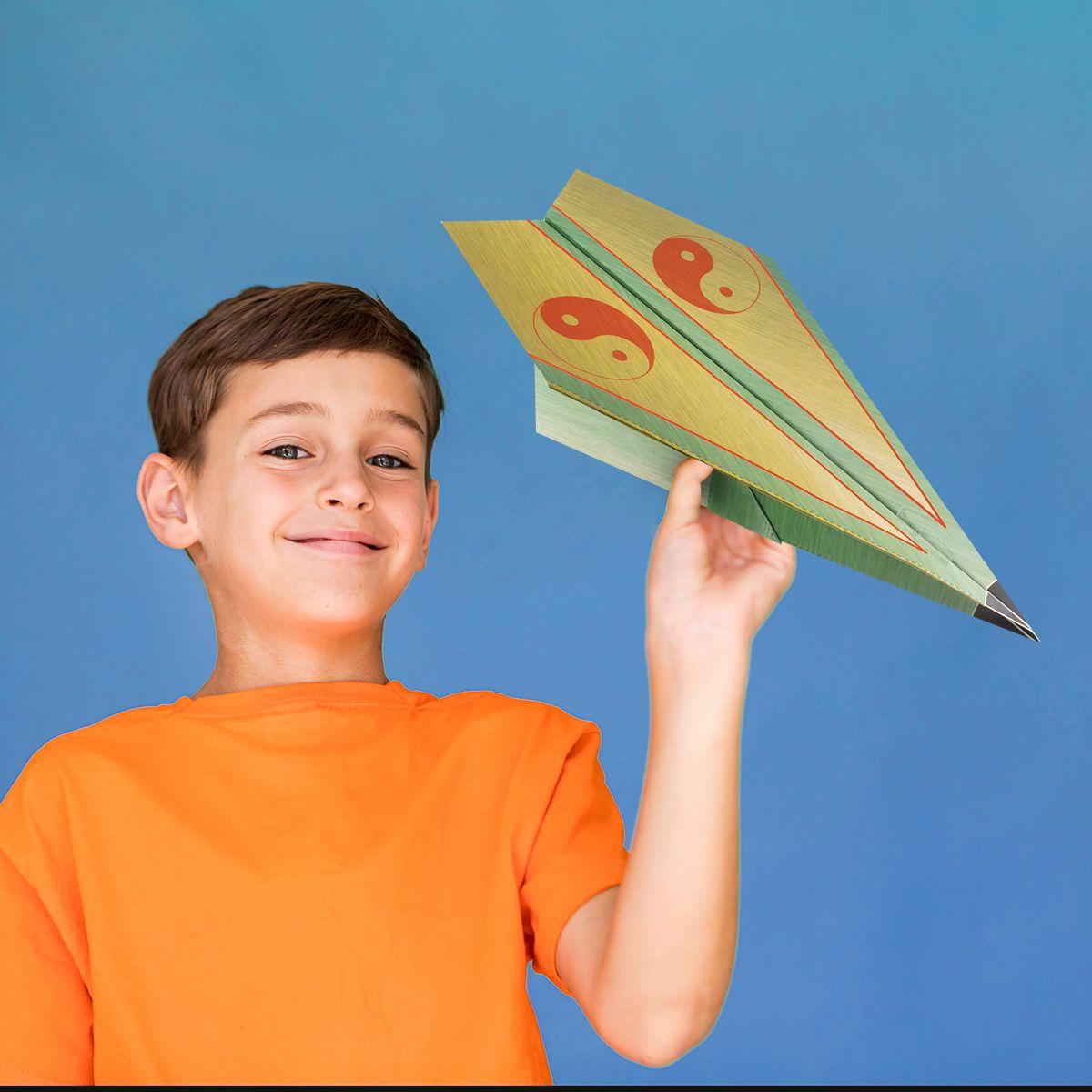 Beispielinhalt (Bild) Riesen-Papierflieger