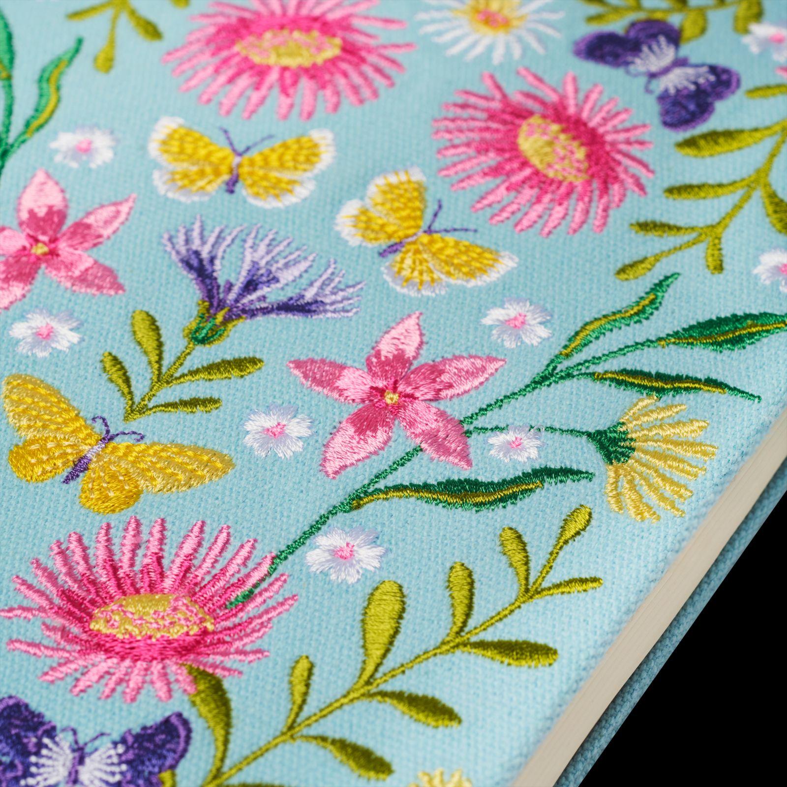 Beispielinhalt (Bild) Blütenträume Notizbuch bestickt, A5 - 240 Seiten, mint