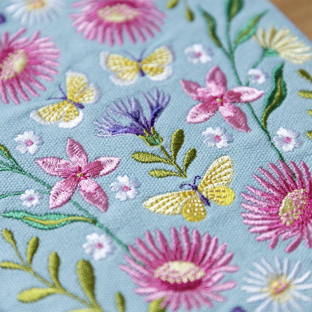 Beispielinhalt (Bild) Blütenträume Notizbuch bestickt, A5 - 240 Seiten, mint