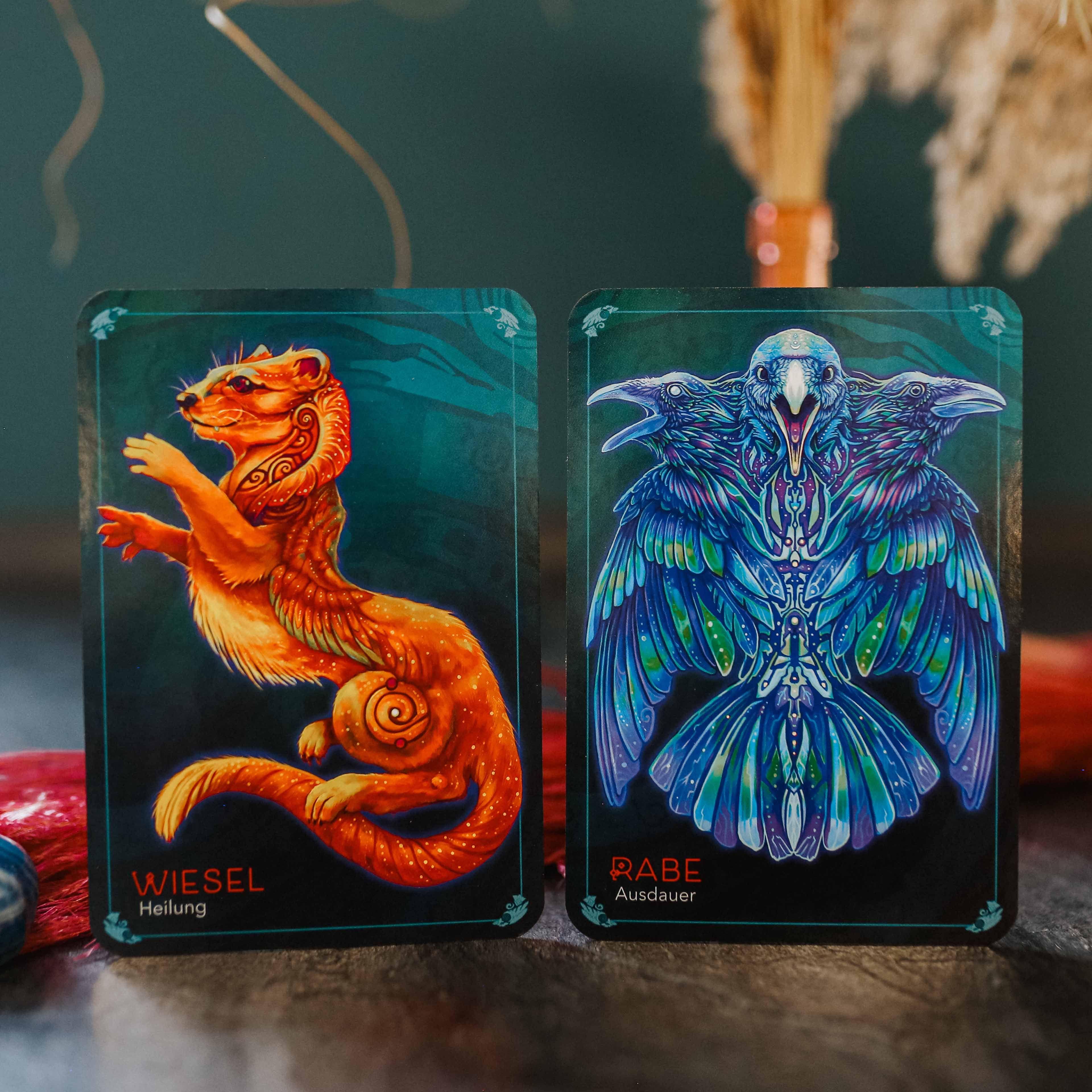 Beispielinhalt (Bild) Echoes of the Wild Souls - Krafttiere aus den slawischen Wäldern und nordischen Weiten (Orakelkarten - Krafttierkarten)