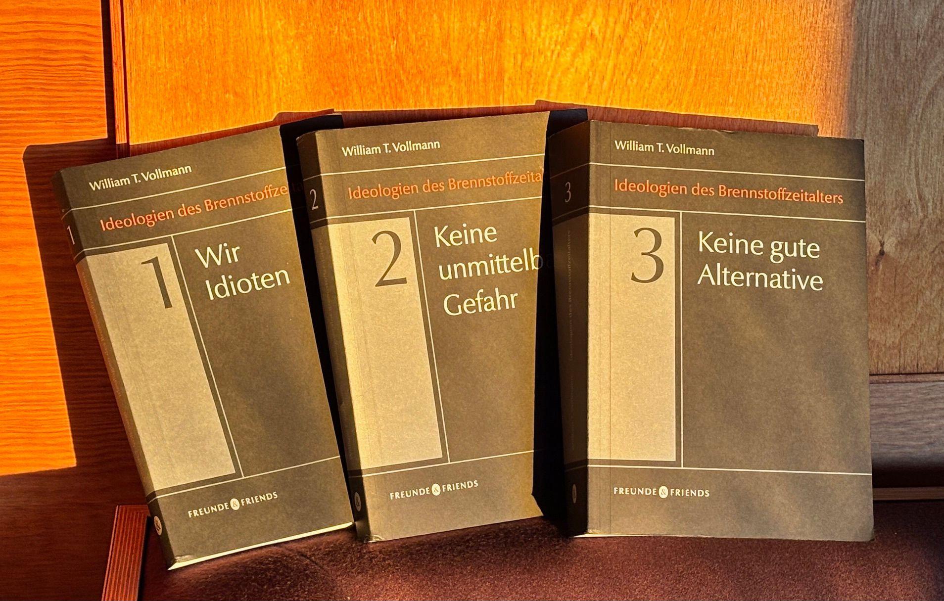 Vorderes Coverbild Ideologien des Brennstoffzeitalters