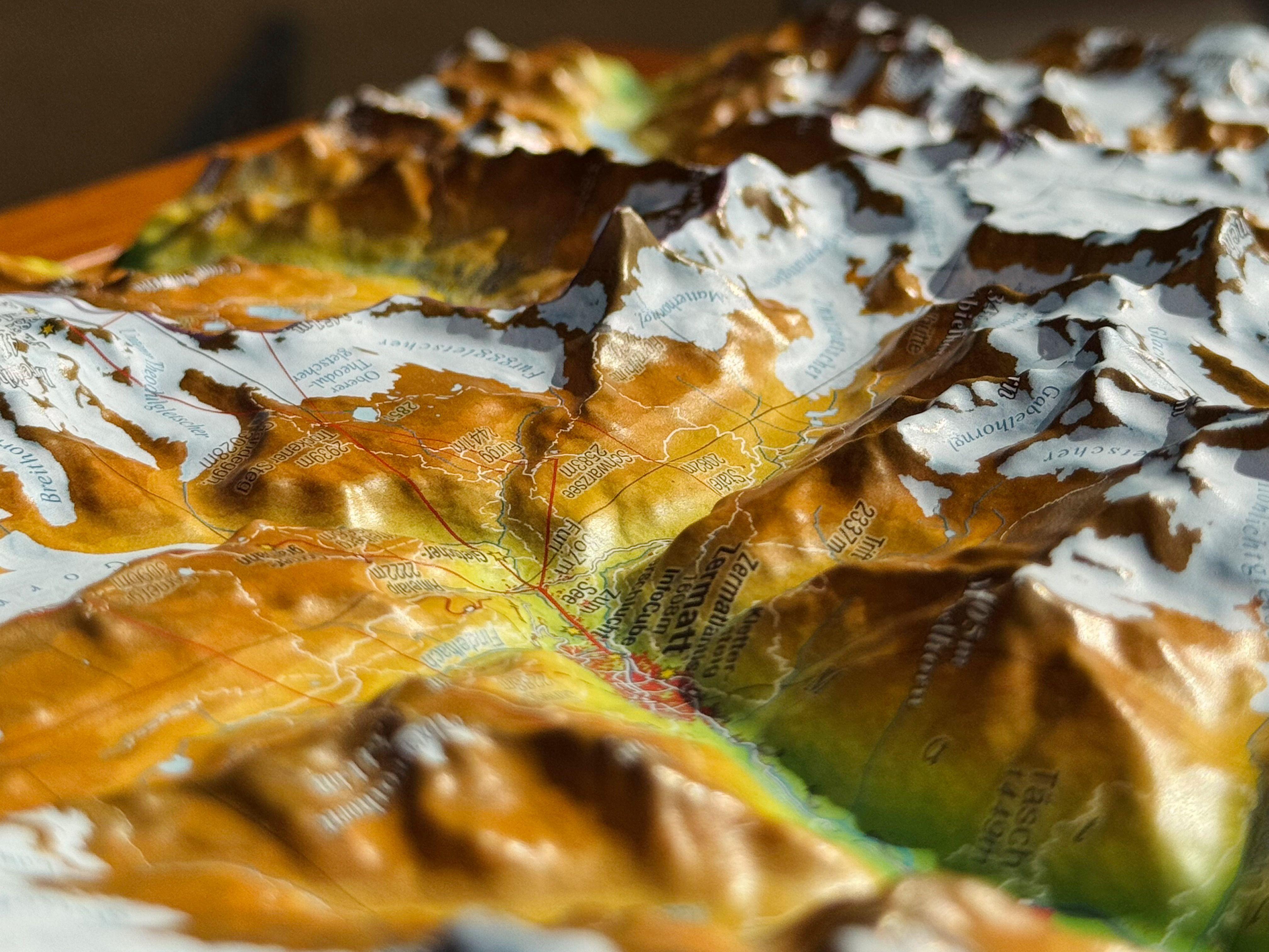 Beispielinhalt (Bild) Relief Matterhornregion klein 1:150.000