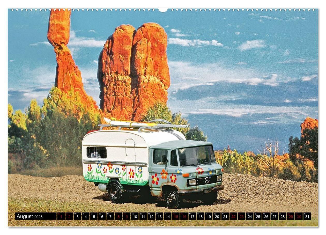 Beispielinhalt (Bild) Miniaturwelten des Campings (Wandkalender 2026 DIN A2 quer), CALVENDO Monatskalender