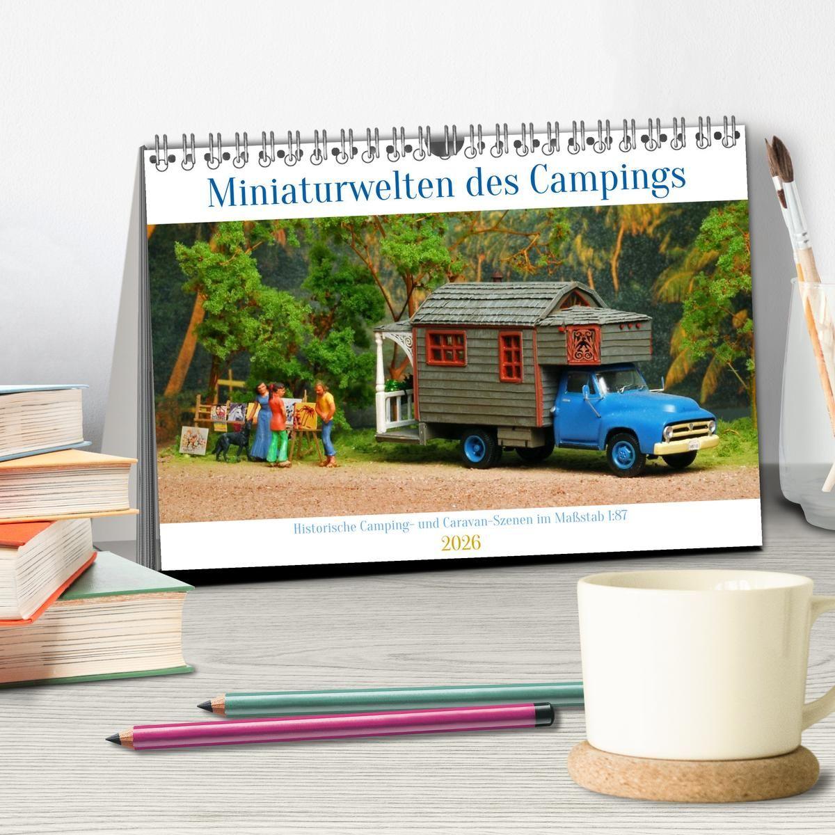 Beispielinhalt (Bild) Miniaturwelten des Campings (Tischkalender 2026 DIN A5 quer), CALVENDO Monatskalender
