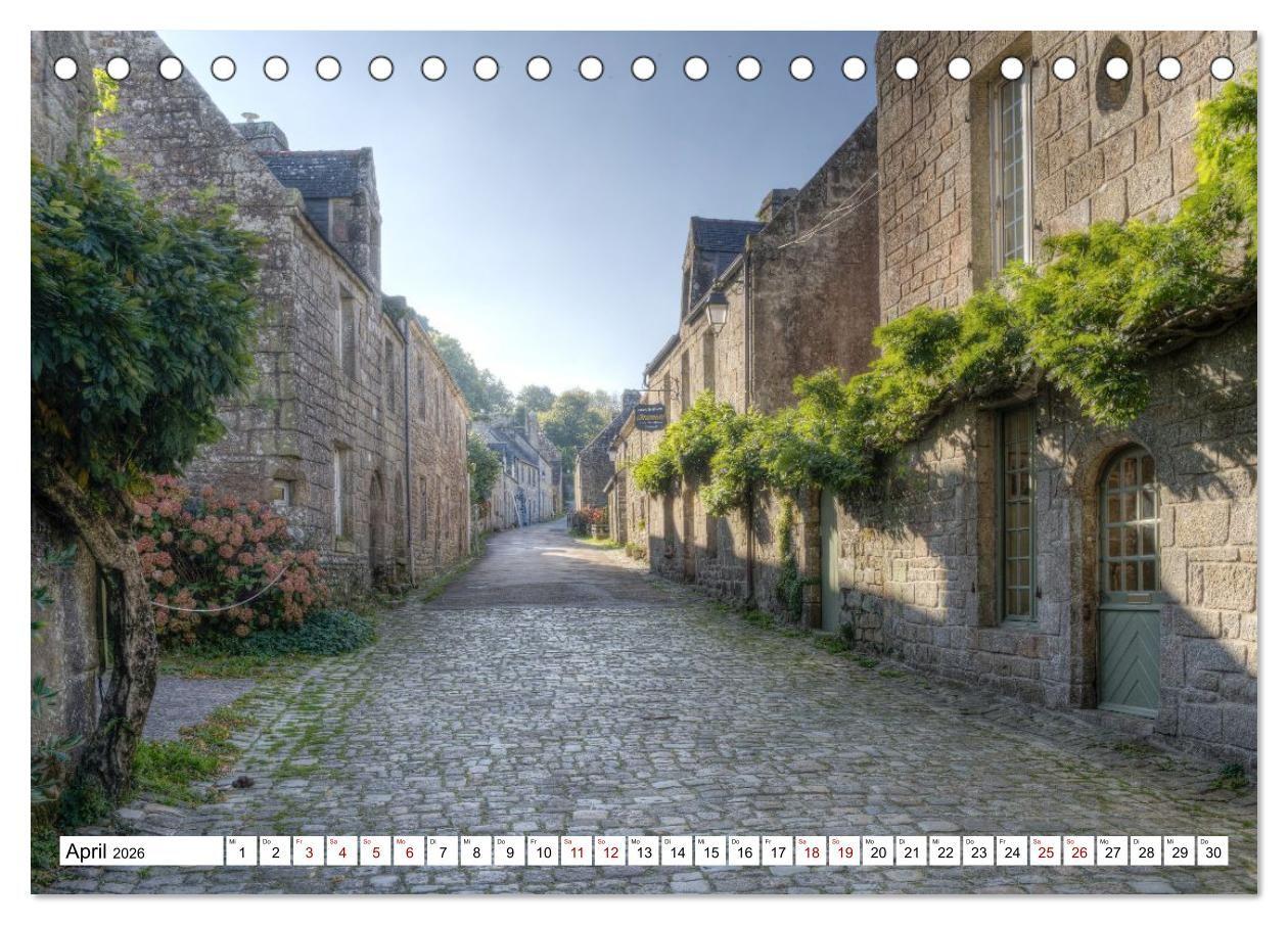 Beispielinhalt (Bild) Locronan, ein Highlight in der Bretagne (Tischkalender 2026 DIN A5 quer), CALVENDO Monatskalender