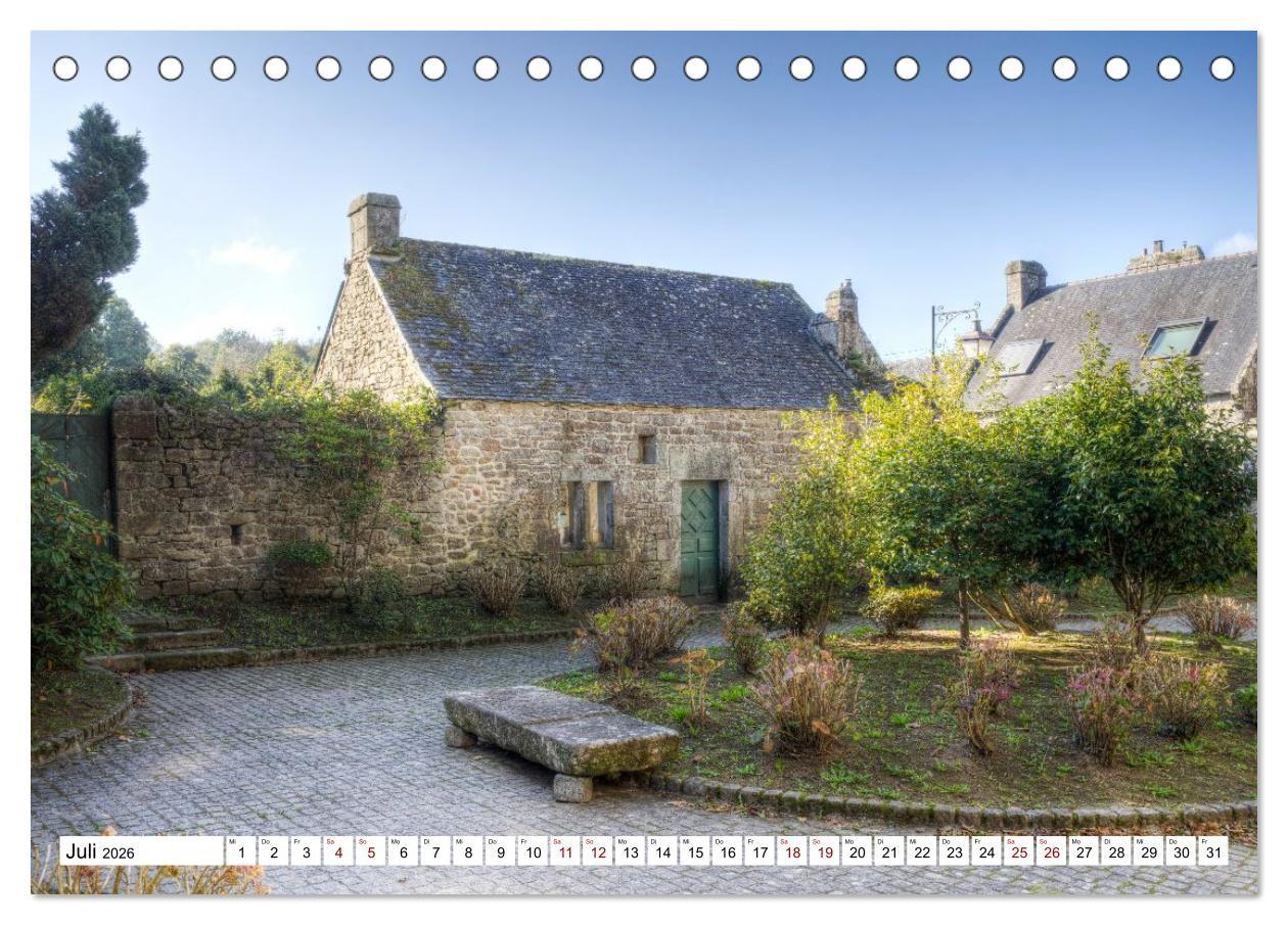 Beispielinhalt (Bild) Locronan, ein Highlight in der Bretagne (Tischkalender 2026 DIN A5 quer), CALVENDO Monatskalender
