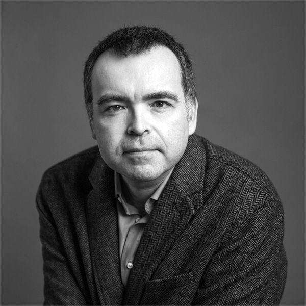 Autorenbild DIE KURATORIN