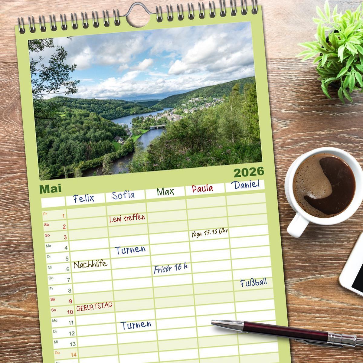 Beispielinhalt (Bild) Familienplaner 2026 - Nationalpark Eifel - Schöne Tage im Grünen mit 5 Spalten (Wandkalender, 21 x 45 cm) CALVENDO