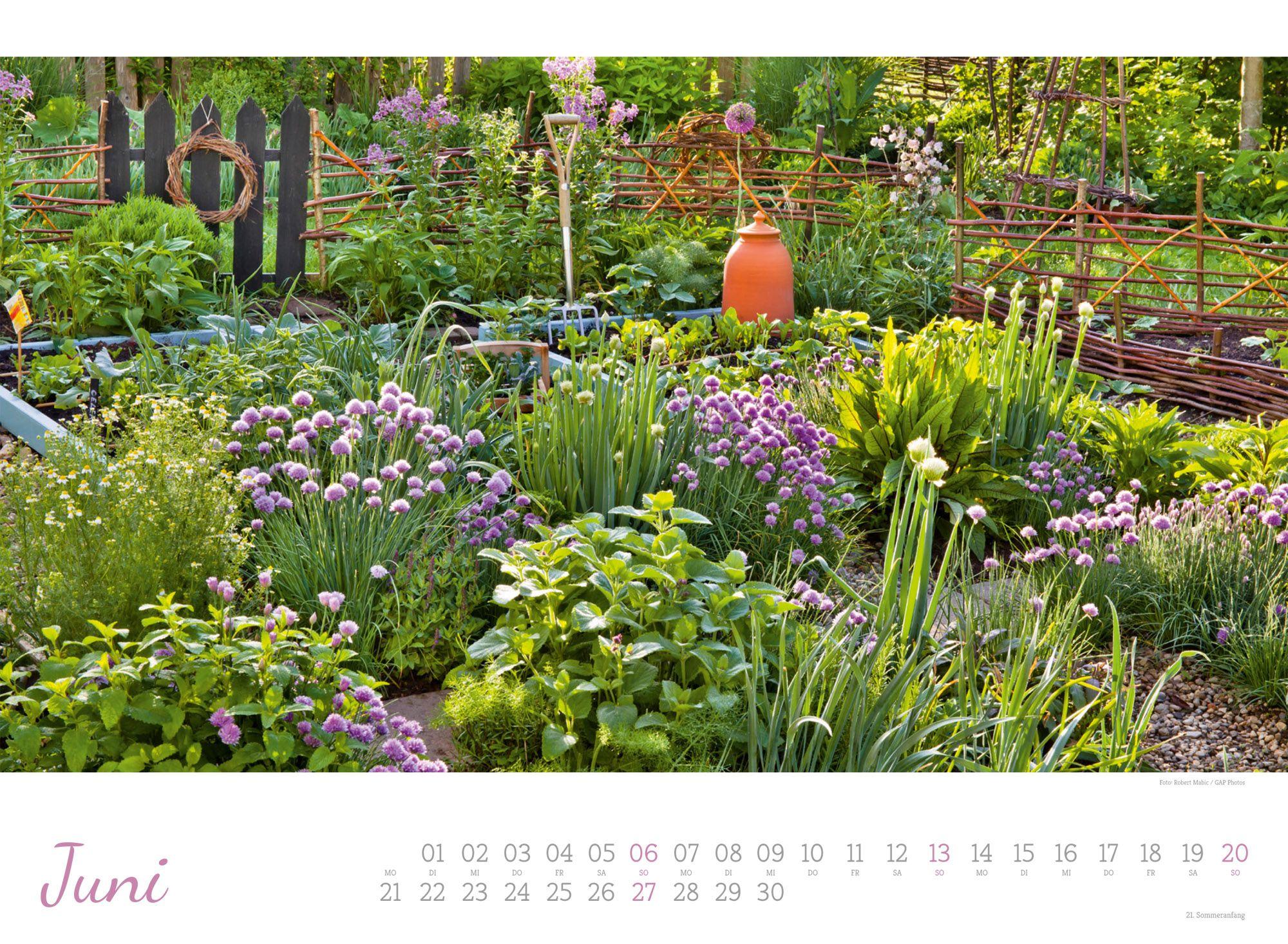 Beispielinhalt (Bild) Zauberhafte Landgärten Kalender 2027
