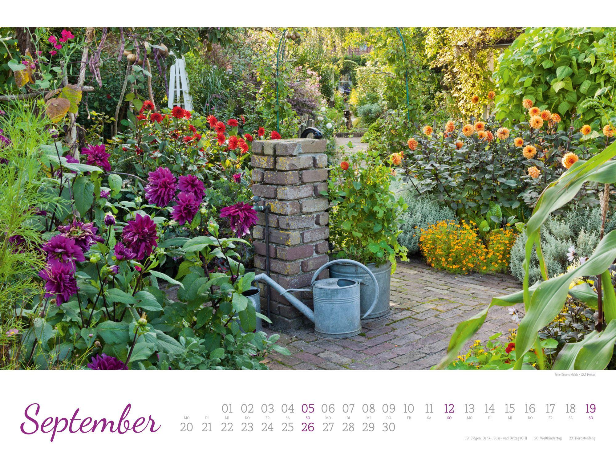 Beispielinhalt (Bild) Zauberhafte Landgärten Kalender 2027