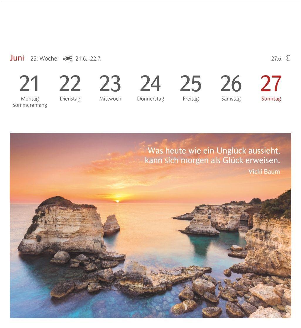 Beispielinhalt (Bild) Momente des Glücks Postkartenkalender 2027 - Wochenkalender mit Zitaten, mit 53 Postkarten