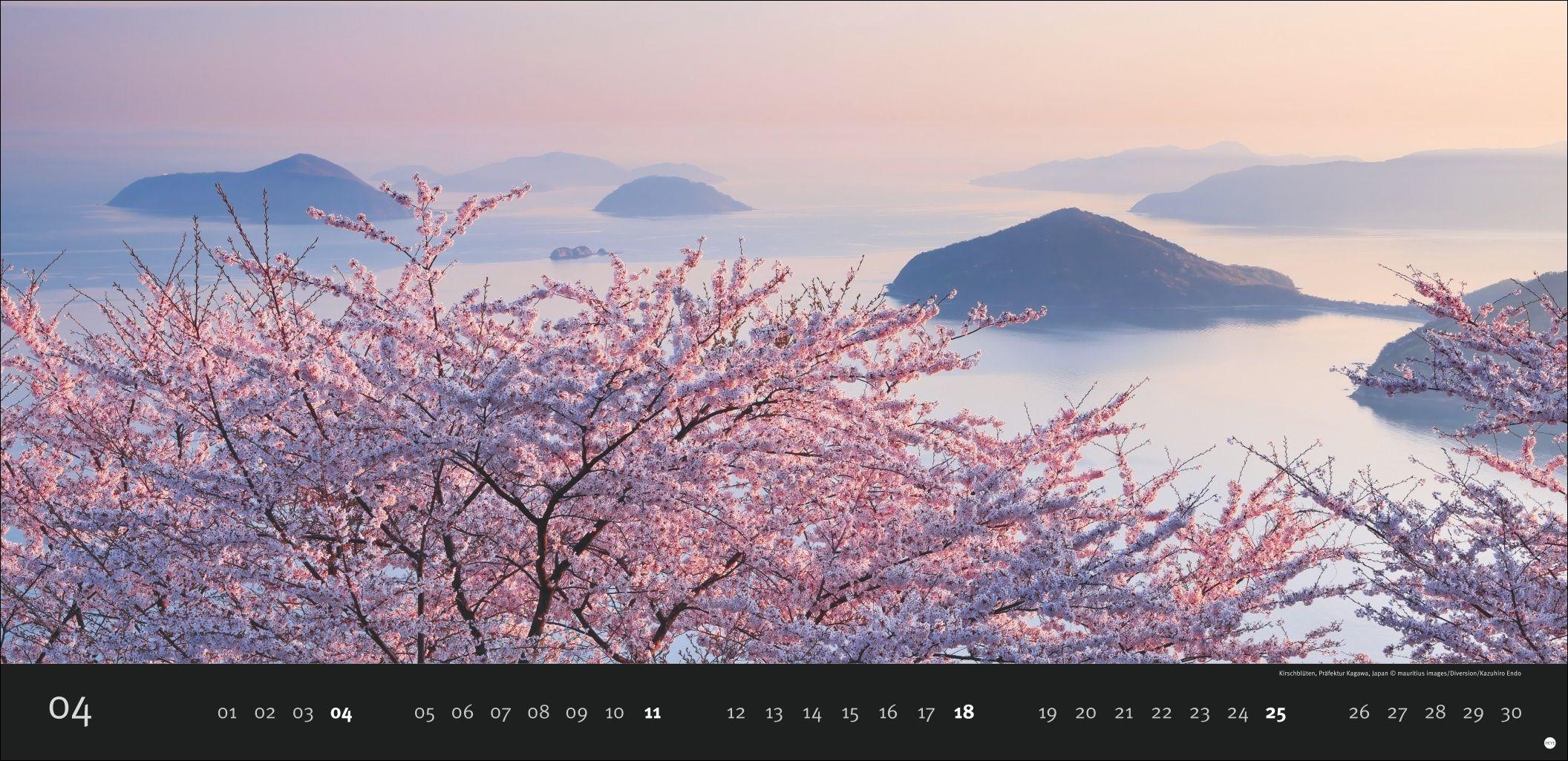 Beispielinhalt (Bild) Magic Moments Panoramakalender 2027