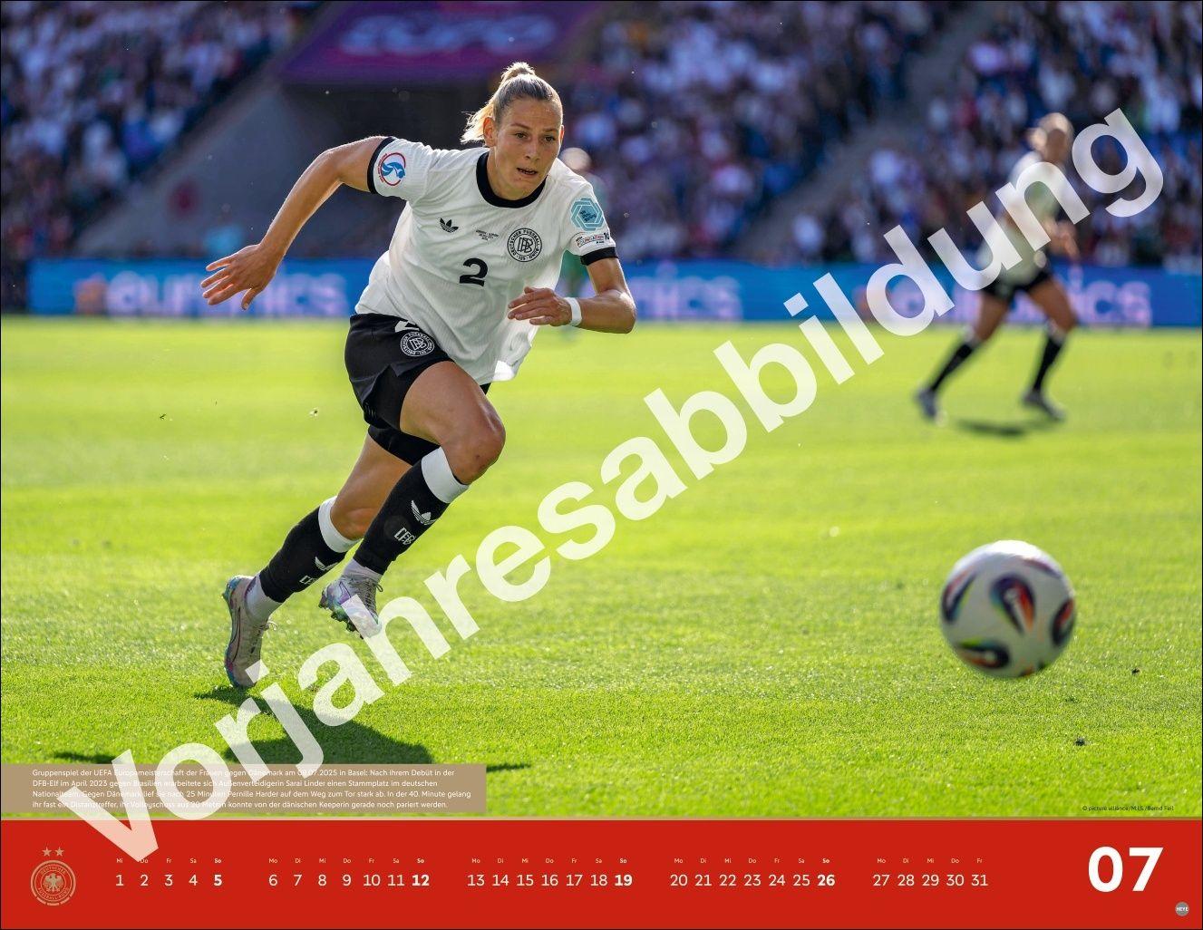 Beispielinhalt (Bild) DFB Frauen Posterkalender 2027