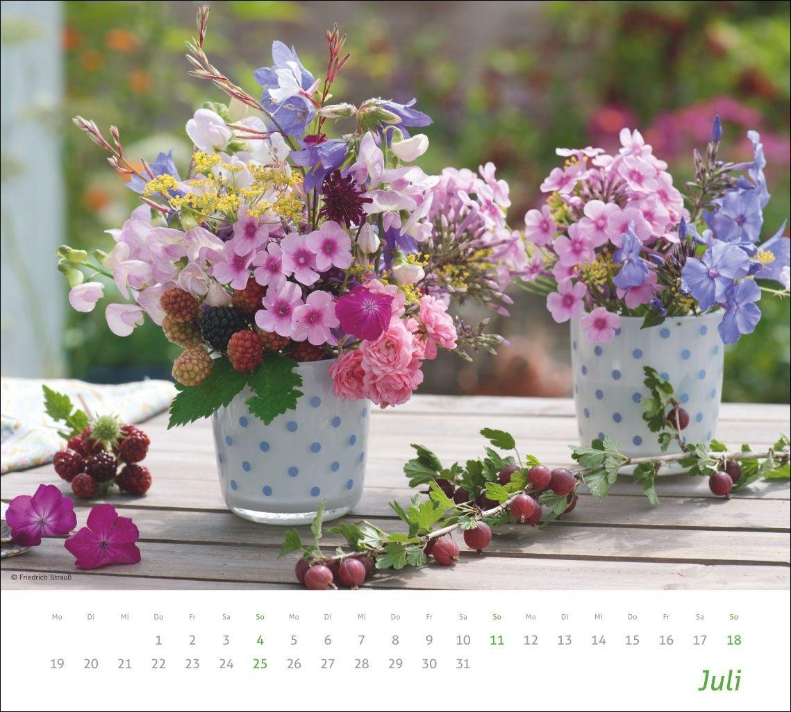 Beispielinhalt (Bild) times&more Blumen Bildkalender 2027