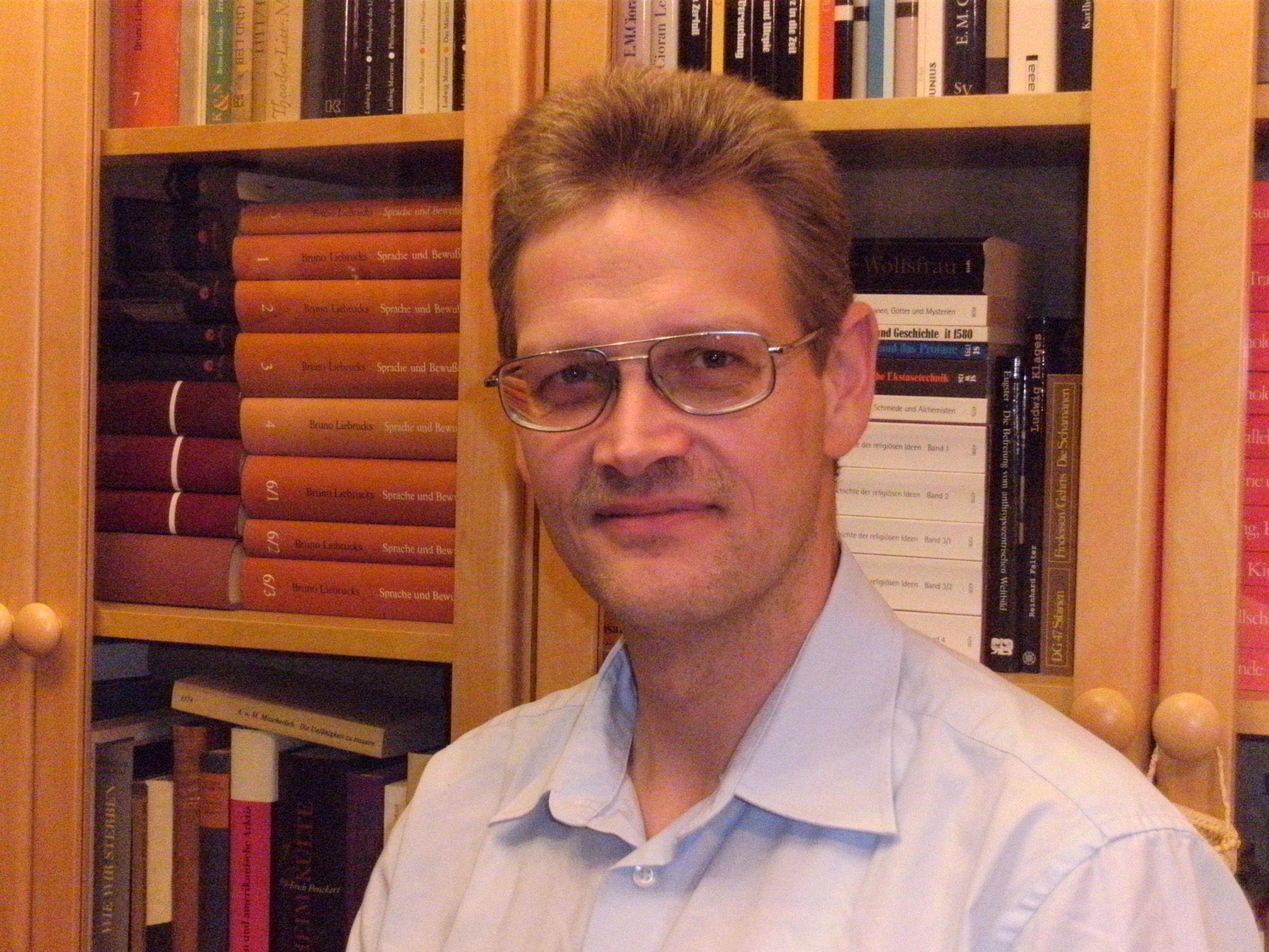 Autorenbild Mahabharata . Das Geschehen und seine Bedeutung