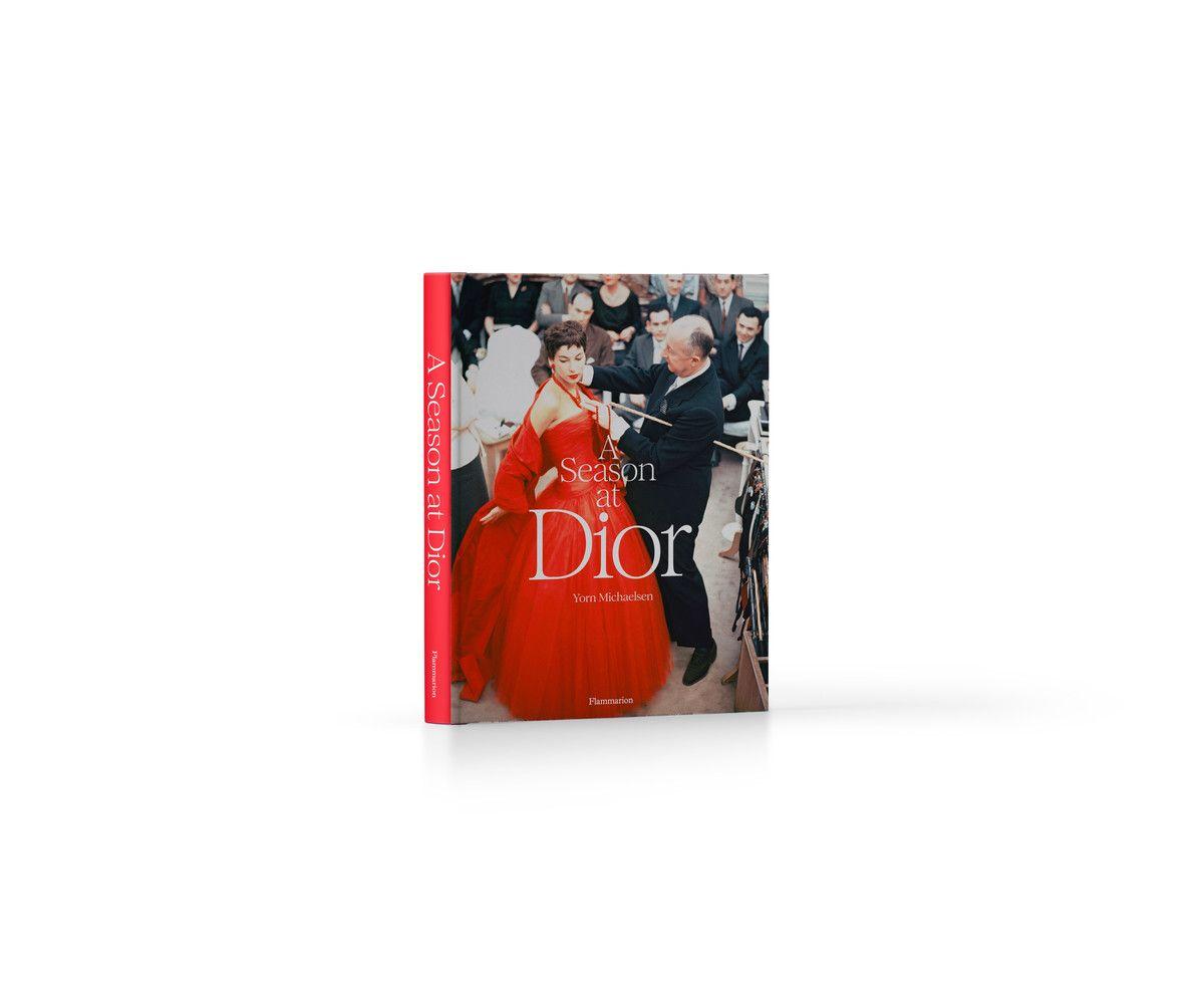 Vorderes Coverbild A Season at Dior